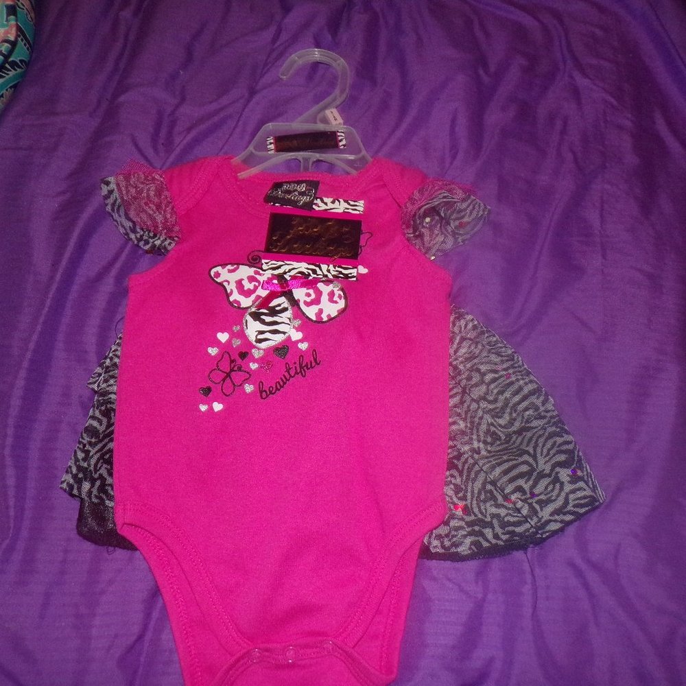 DDG Darlings snap crotch lace trimmed top and ruffled sequined skirt NWT sz3/6M
